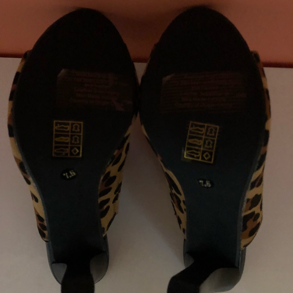 🐯Jeffrey Campbell Curie-F Giant Leopard Mule🐯. - Picture 2 of 7